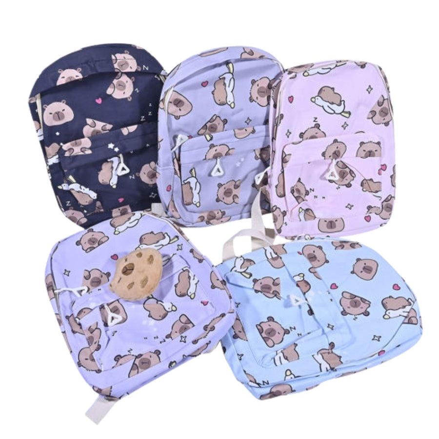 Mochila de capibara mediana con pin