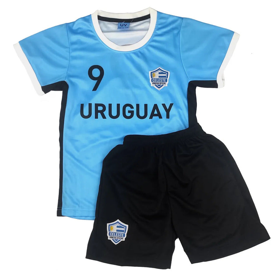 Conjunto de futbol Uruguay talle 2-4 años.